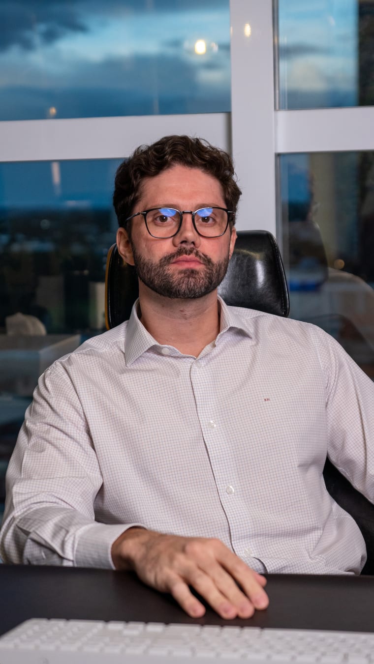 Dr. Rodrigo Helou